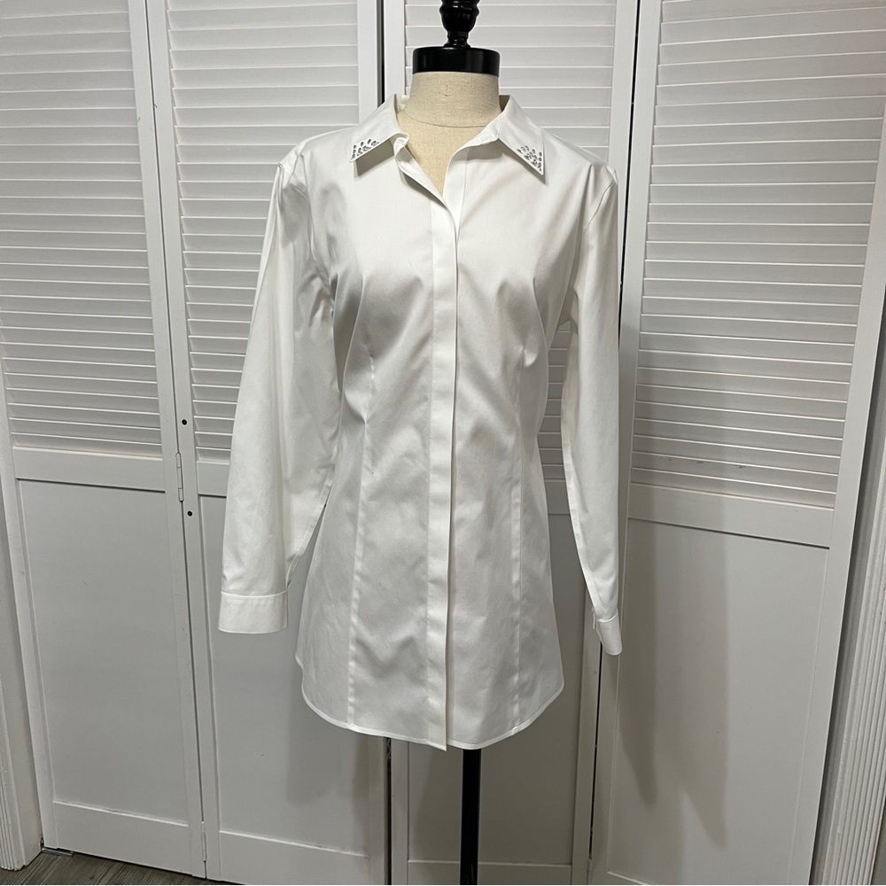 NWT Chico's Classic White No-Iron Tunic Shirt with Bedazzled Collar